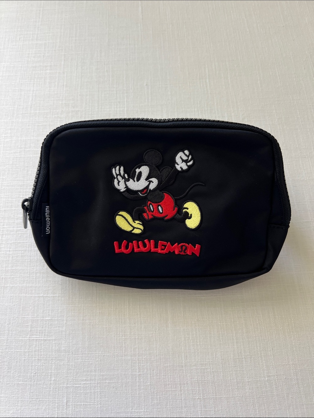 Lululemon Everywhere Belt Bag Disney 1L - Black